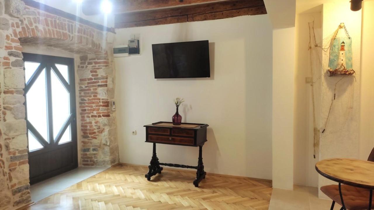 Regina Di Dobrota Apartment Kotor Ngoại thất bức ảnh