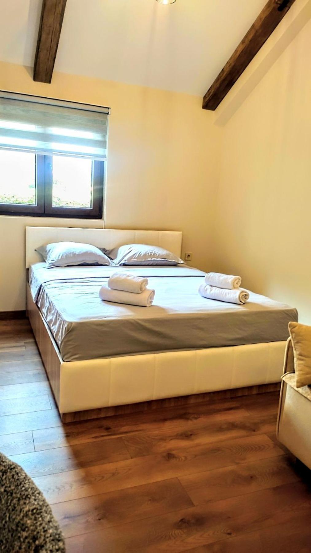Regina Di Dobrota Apartment Kotor Ngoại thất bức ảnh