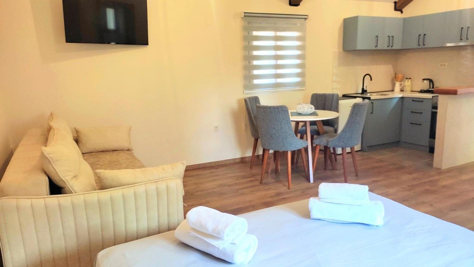 Regina Di Dobrota Apartment Kotor Ngoại thất bức ảnh