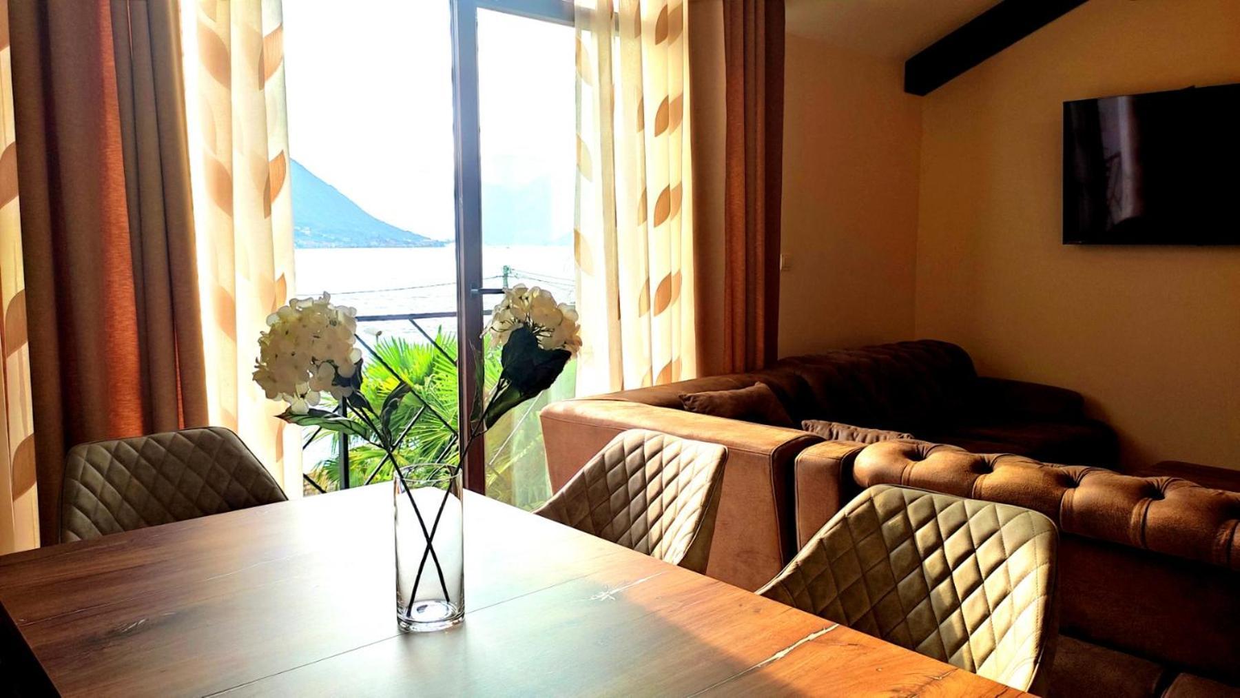 Regina Di Dobrota Apartment Kotor Ngoại thất bức ảnh