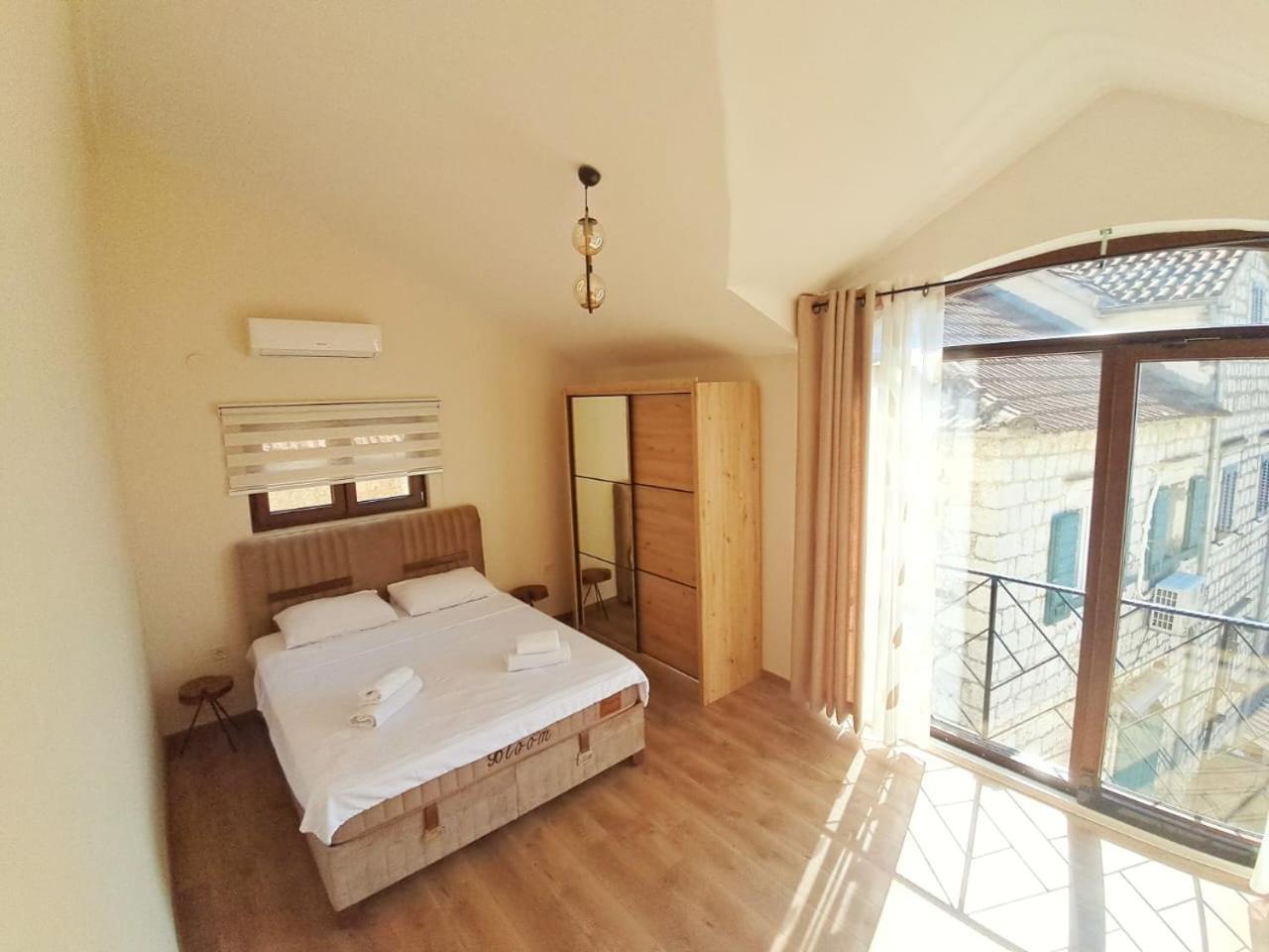 Regina Di Dobrota Apartment Kotor Ngoại thất bức ảnh